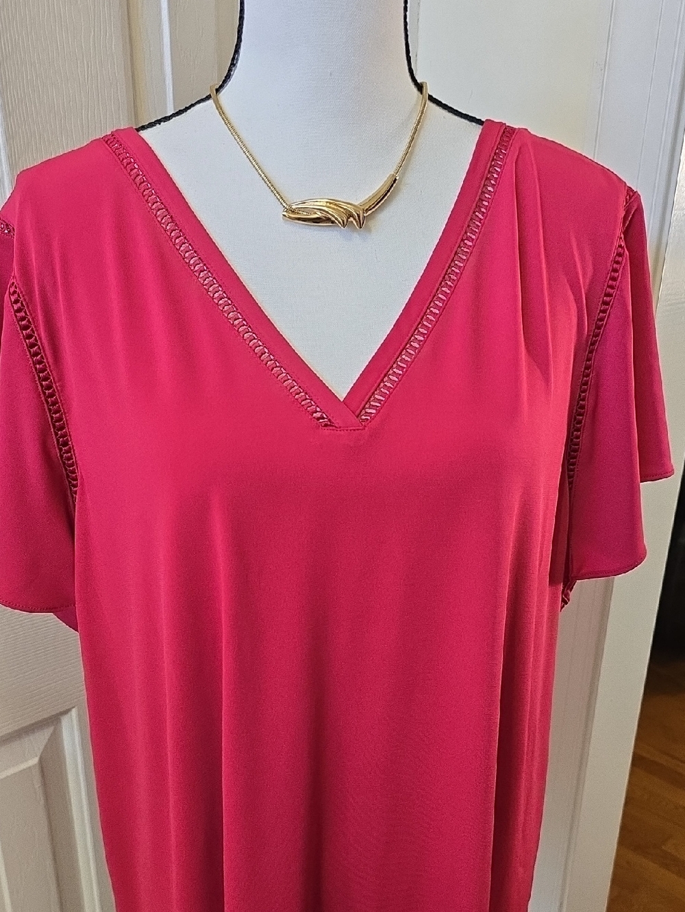 LIZ CLAIBORNE BRAND WOMEN'S PLUS SIZE RED V-NECK PULLOVER BLOUSE SIZE 1X